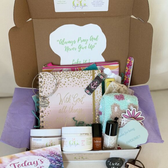 Perfect Pedi Gift Box by Faith By Girl Glam - Picture 3 of 4